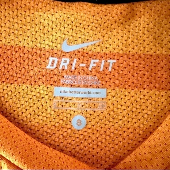 NIKE Dri-Fit Men’s Orange Striped Running Tee Size Small New With Tags - Picture 3 of 5